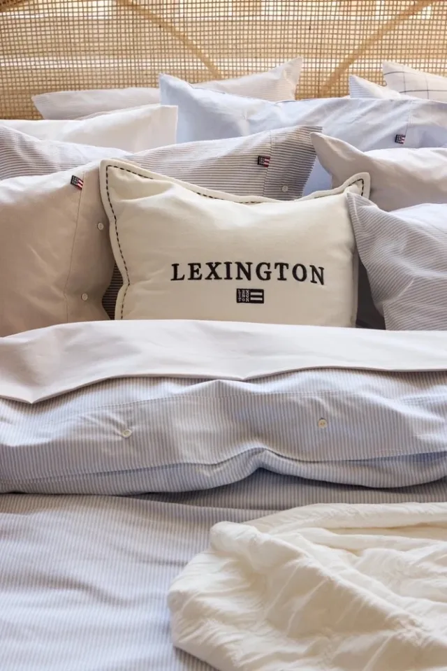 Lexington Icons Logo Putetrekk i Økologisk Bomullsfløyel - Hvit/Blå, 50x50cm